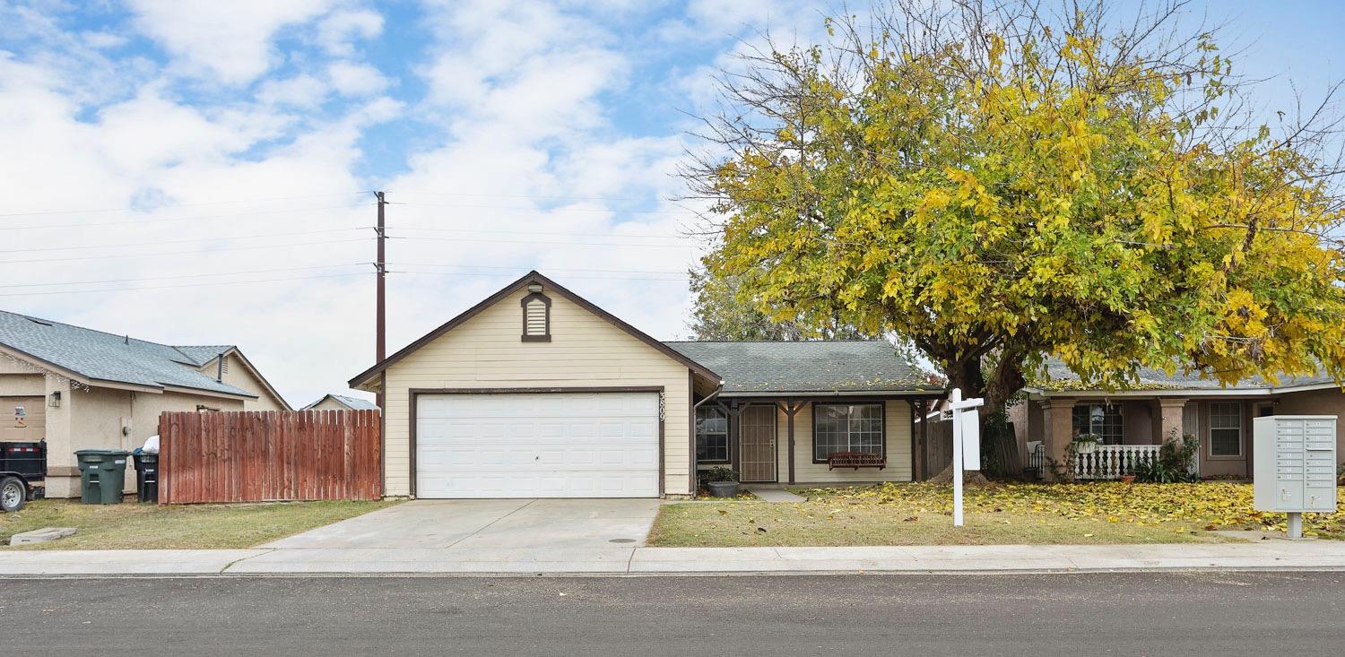 Detail Gallery Image 1 of 30 For 3809 Brando Dr, Ceres,  CA 95307 - 3 Beds | 2 Baths