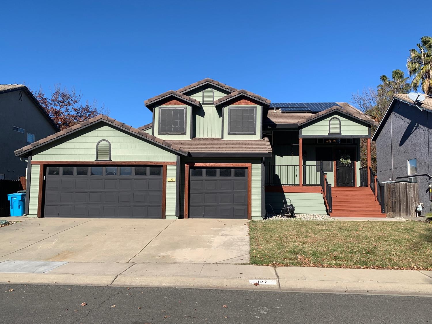 Detail Gallery Image 1 of 72 For 127 Edgewater Way, Yuba City,  CA 95991 - 3 Beds | 2/1 Baths