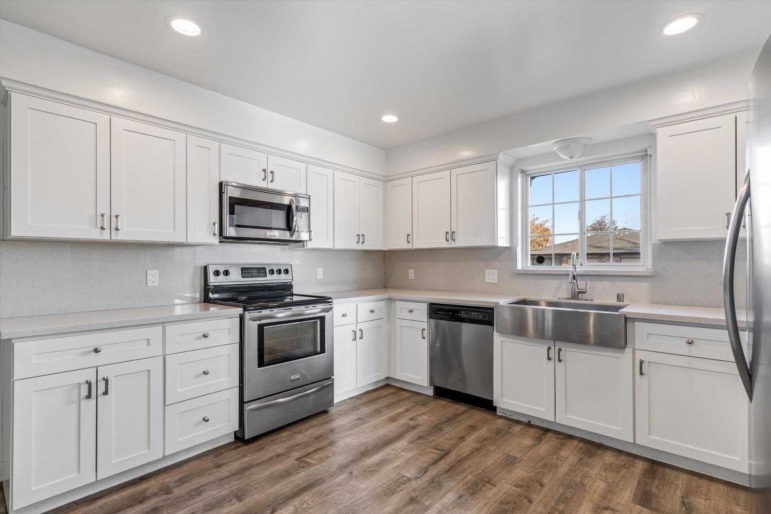 Detail Gallery Image 11 of 14 For 5785 Tangerine Ave, Sacramento,  CA 95823 - 3 Beds | 2 Baths