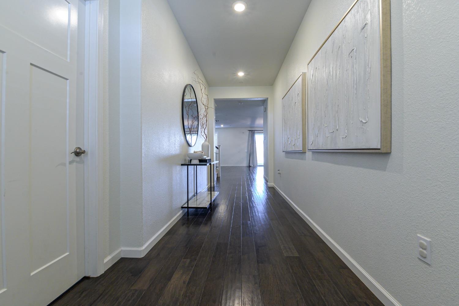 Detail Gallery Image 3 of 44 For 9227 Spiraea Ct, Sacramento,  CA 95829 - 4 Beds | 3/1 Baths