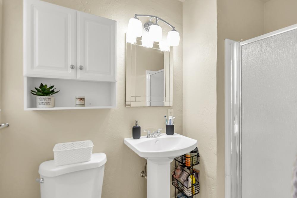 Detail Gallery Image 28 of 41 For 2121 50th Ave, Sacramento,  CA 95822 - 3 Beds | 2 Baths