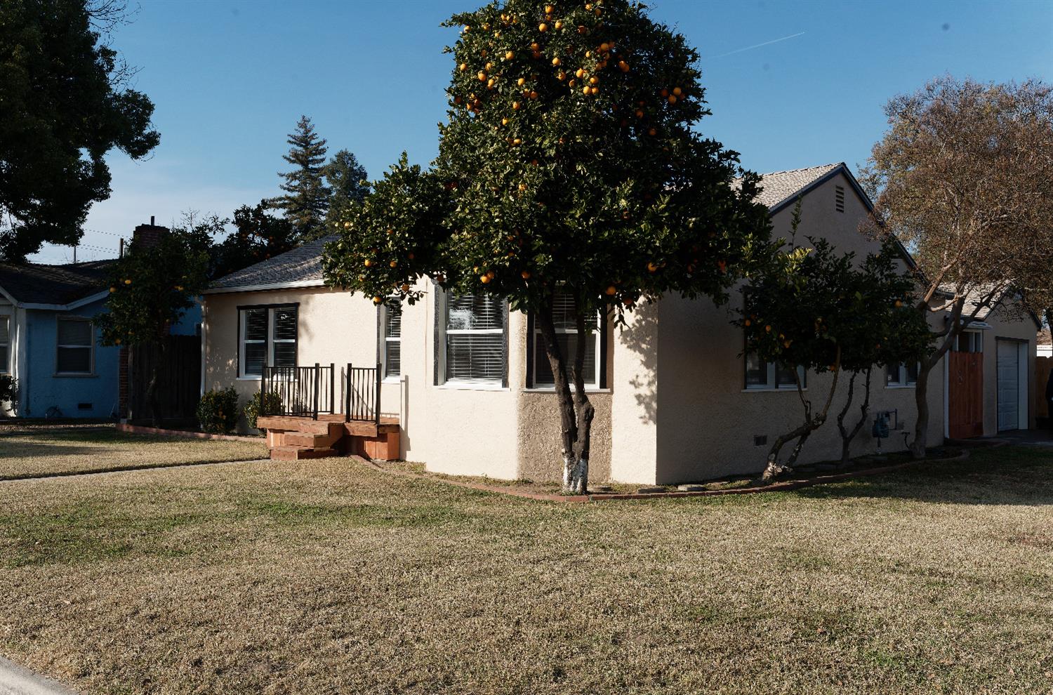 Detail Gallery Image 2 of 21 For 1835 Uccello Ave, Modesto,  CA 95354 - 3 Beds | 1 Baths