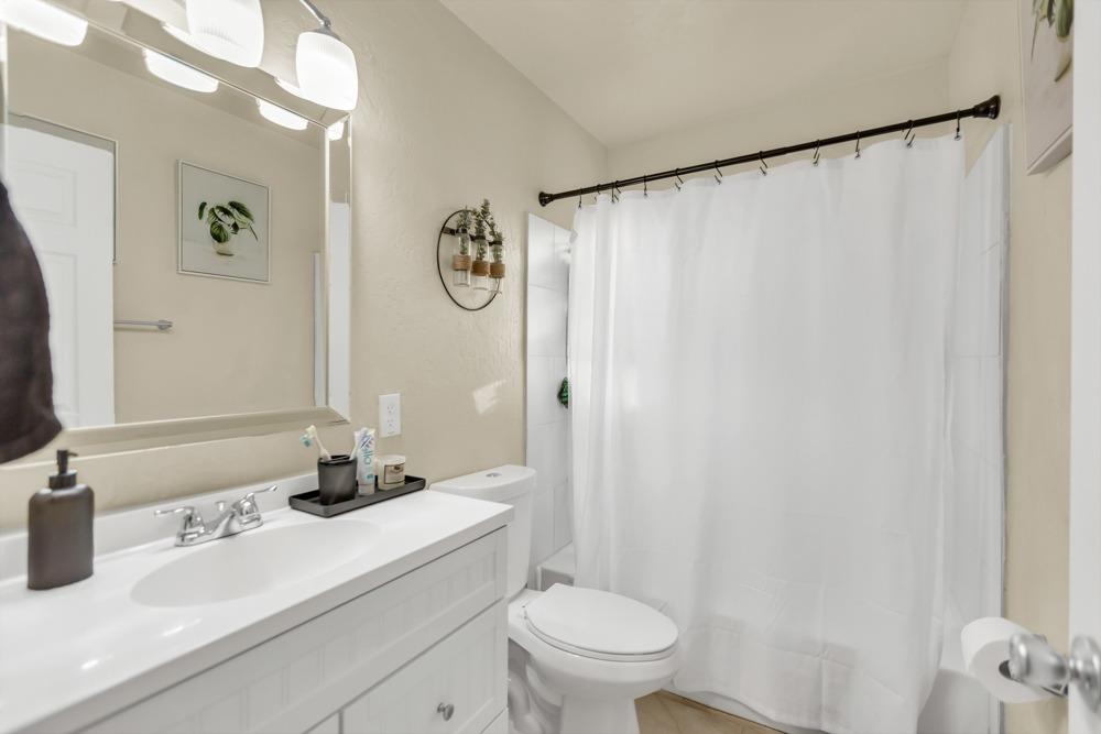 Detail Gallery Image 22 of 41 For 2121 50th Ave, Sacramento,  CA 95822 - 3 Beds | 2 Baths