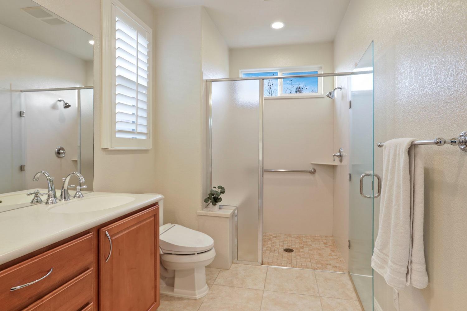 Detail Gallery Image 30 of 58 For 2359 Pepper Tree Ln, Manteca,  CA 95336 - 2 Beds | 2 Baths