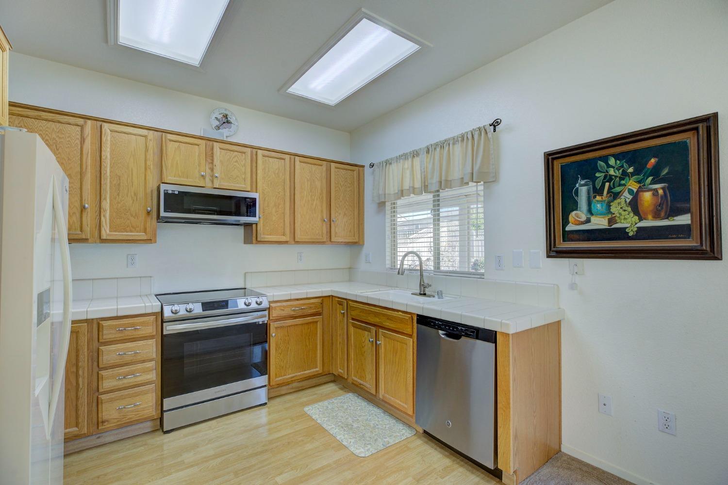 Detail Gallery Image 10 of 29 For 1769 Emily Ln, Lincoln,  CA 95648 - 1 Beds | 1 Baths