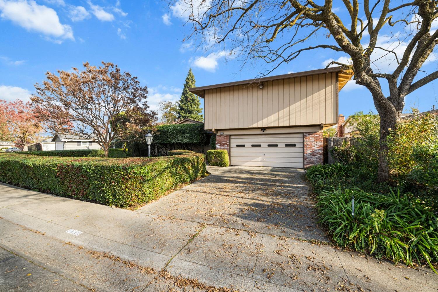 Detail Gallery Image 3 of 75 For 2639 Bridgeport Way, Sacramento,  CA 95826 - 4 Beds | 3/1 Baths