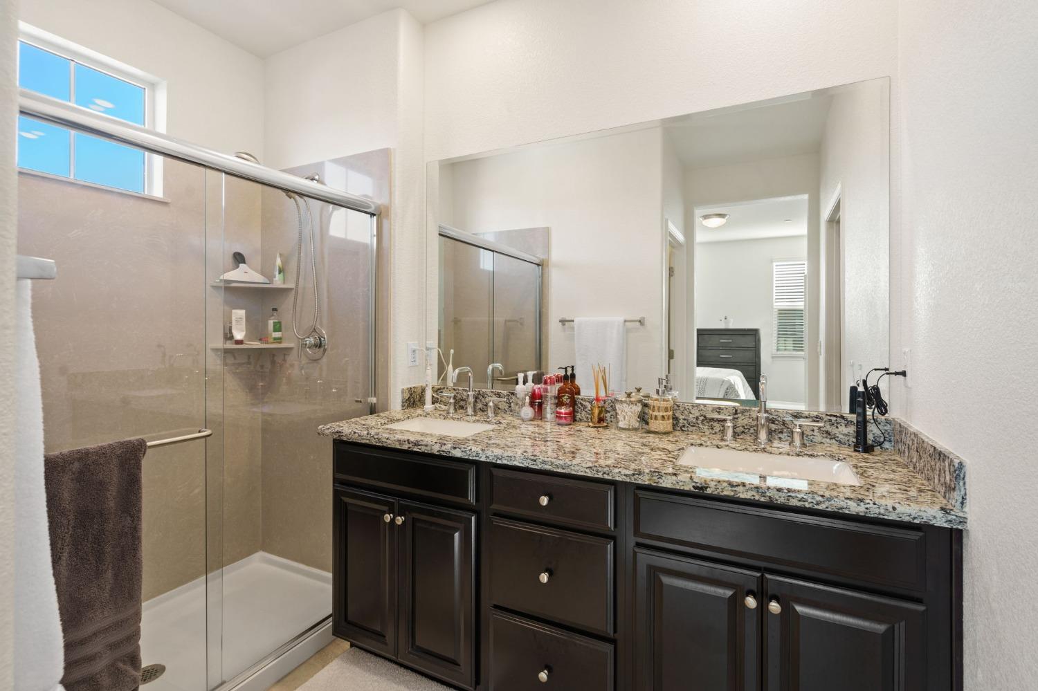 Detail Gallery Image 19 of 36 For 6216 Campus Pkwy, Roseville,  CA 95747 - 3 Beds | 2/1 Baths