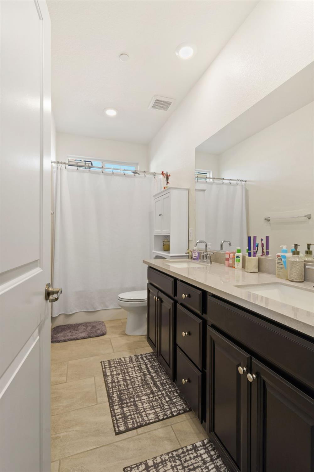 Detail Gallery Image 22 of 36 For 6216 Campus Pkwy, Roseville,  CA 95747 - 3 Beds | 2/1 Baths