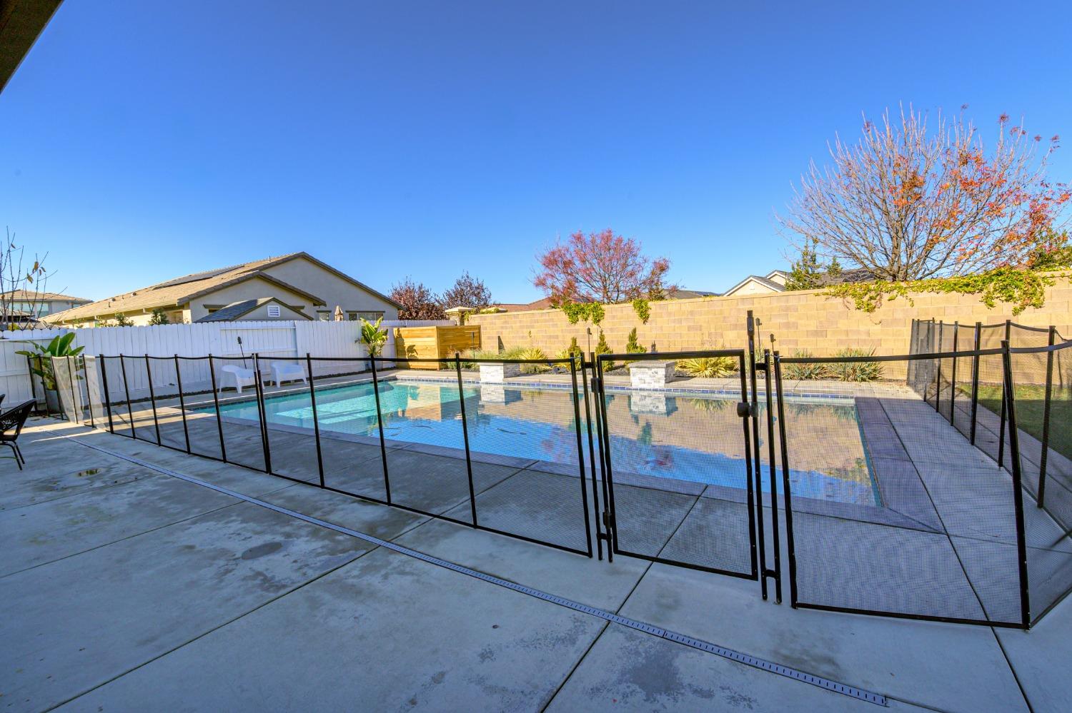 Detail Gallery Image 34 of 44 For 9227 Spiraea Ct, Sacramento,  CA 95829 - 4 Beds | 3/1 Baths