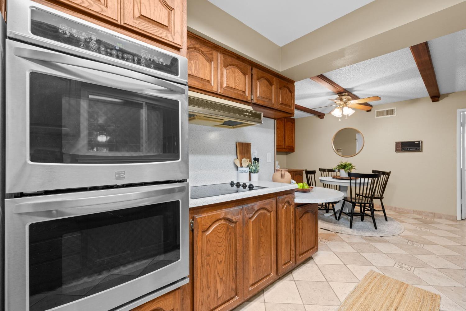 Detail Gallery Image 16 of 75 For 2639 Bridgeport Way, Sacramento,  CA 95826 - 4 Beds | 3/1 Baths