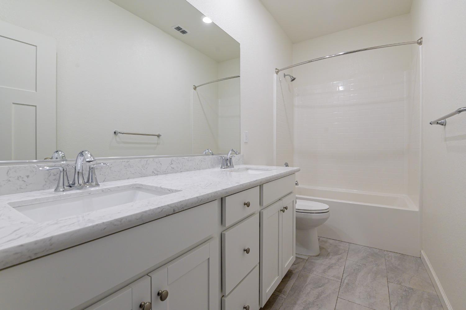 Detail Gallery Image 18 of 44 For 9227 Spiraea Ct, Sacramento,  CA 95829 - 4 Beds | 3/1 Baths