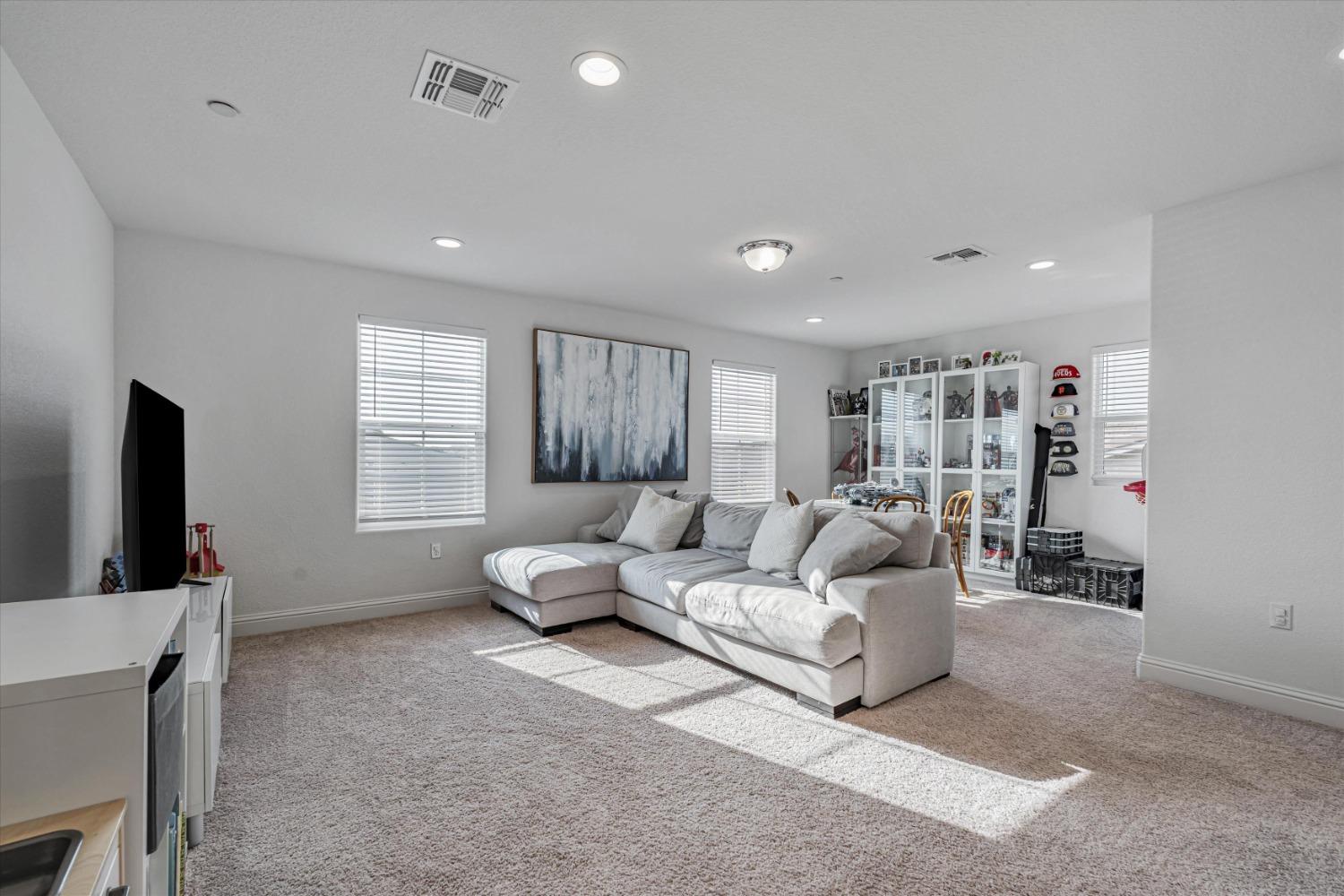 Detail Gallery Image 18 of 62 For 2619 Diablo View Dr, Manteca,  CA 95337 - 4 Beds | 2/1 Baths