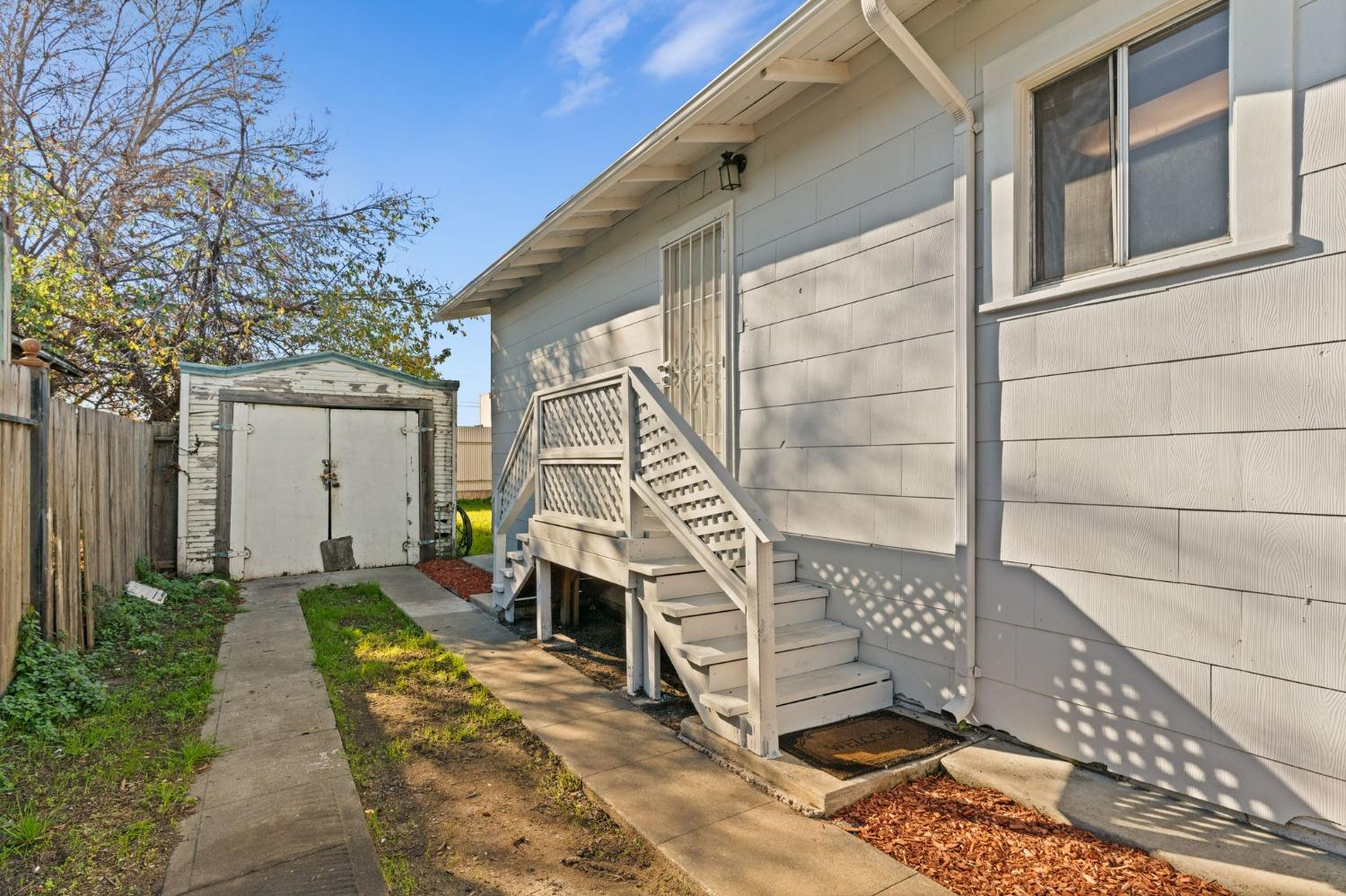 Detail Gallery Image 29 of 32 For 10427 Pippin St #D,  Oakland,  CA 94603 - 4 Beds | 1 Baths