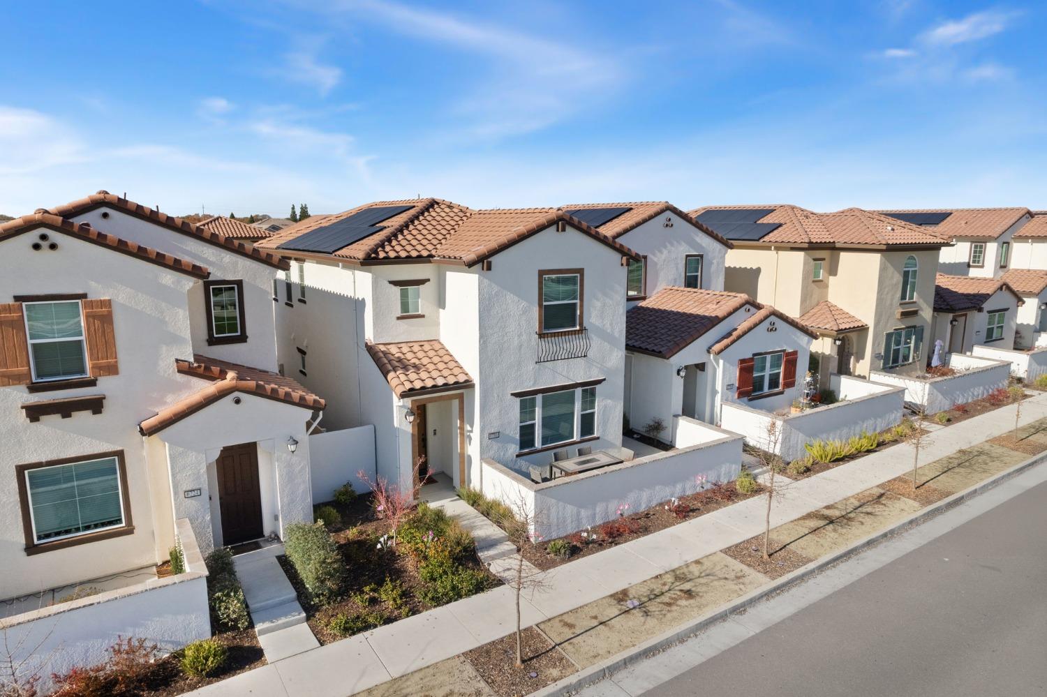 Detail Gallery Image 33 of 36 For 6216 Campus Pkwy, Roseville,  CA 95747 - 3 Beds | 2/1 Baths