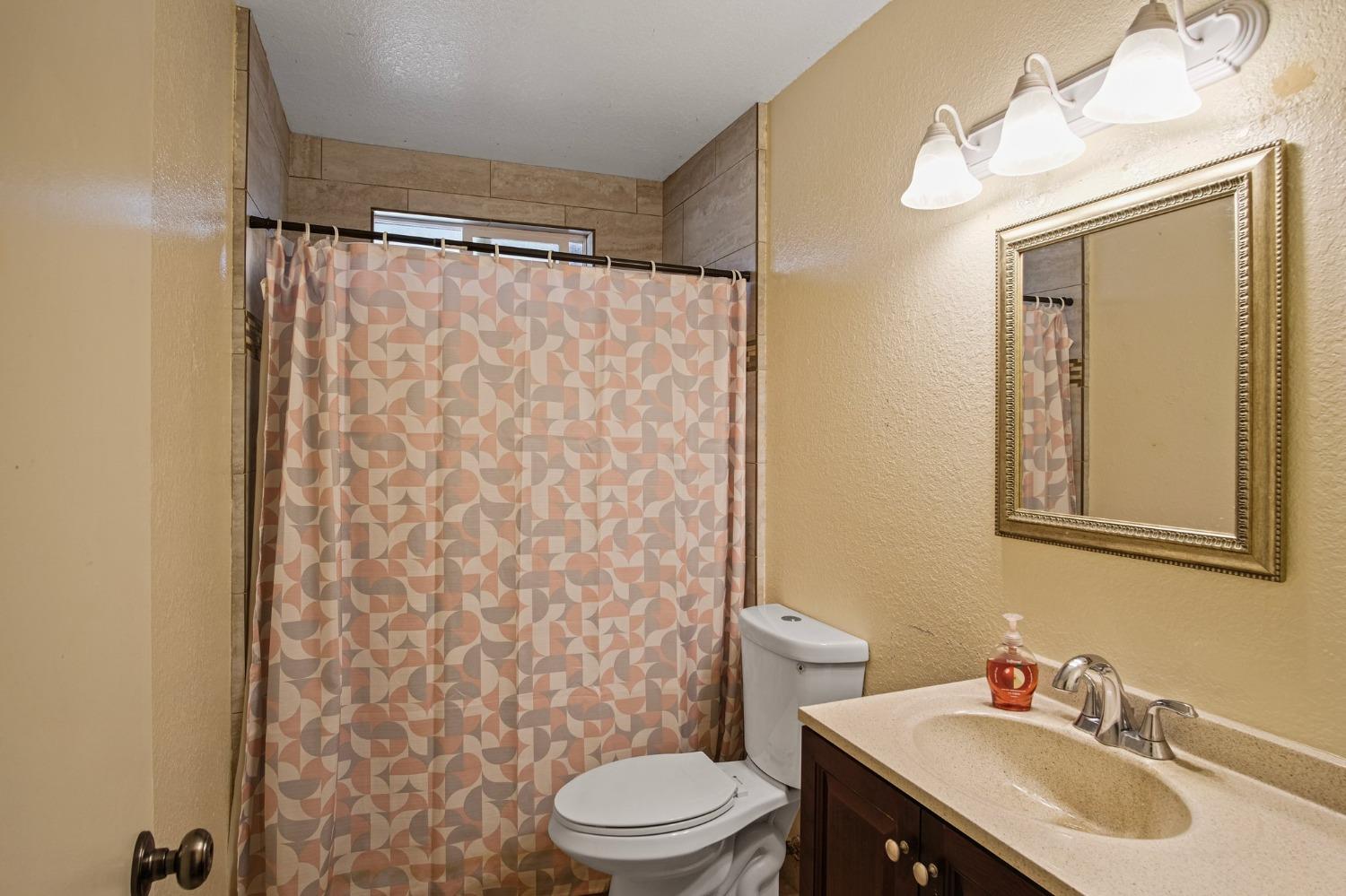 Detail Gallery Image 14 of 24 For 7132 Tokay Cir, Winton,  CA 95388 - 3 Beds | 2 Baths