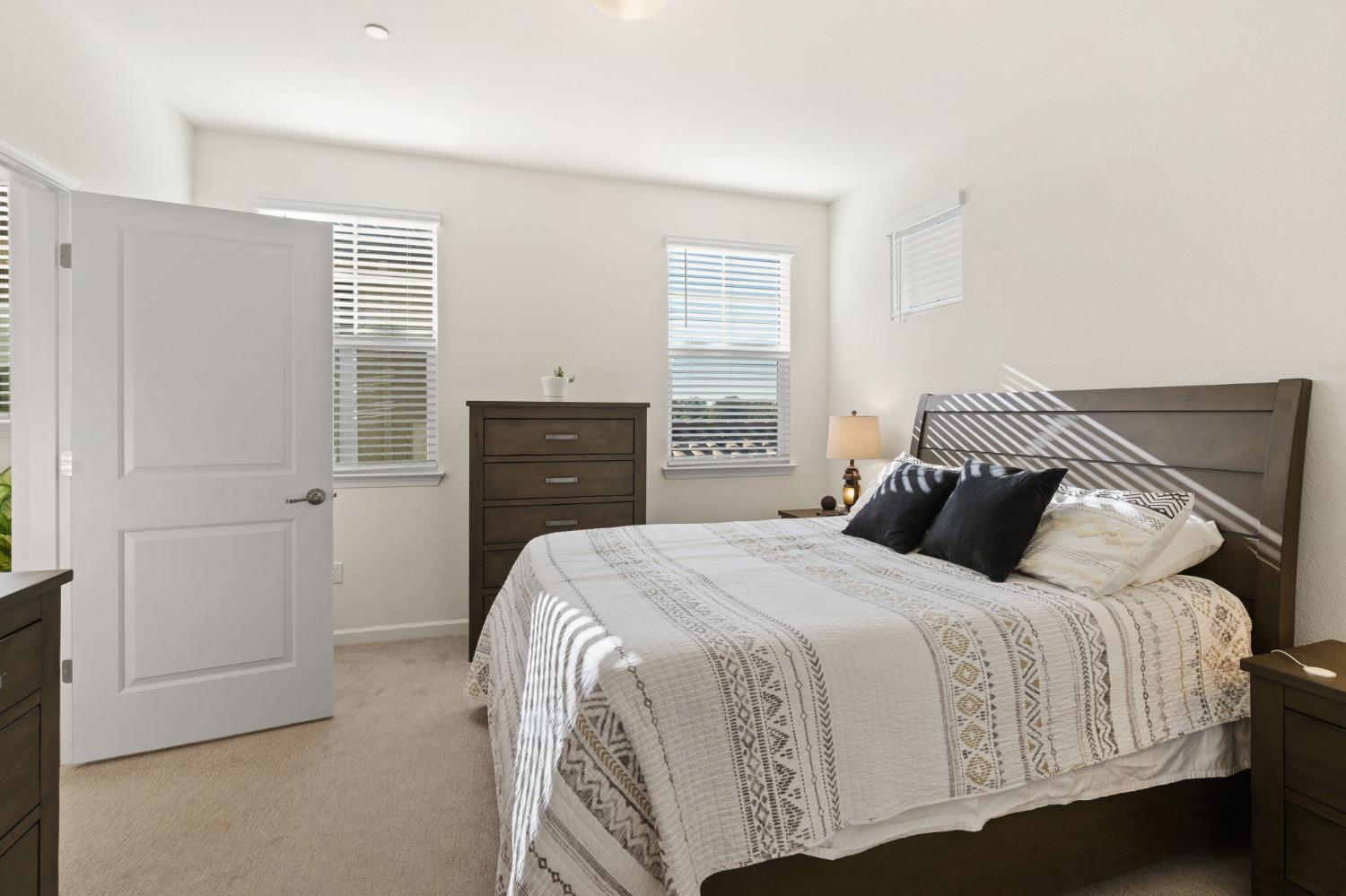 Detail Gallery Image 18 of 36 For 6216 Campus Pkwy, Roseville,  CA 95747 - 3 Beds | 2/1 Baths