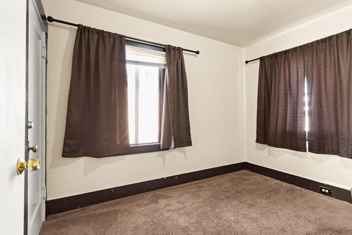 Detail Gallery Image 17 of 32 For 10427 Pippin St #D,  Oakland,  CA 94603 - 4 Beds | 1 Baths