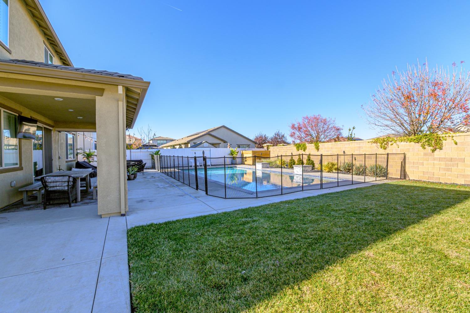 Detail Gallery Image 35 of 44 For 9227 Spiraea Ct, Sacramento,  CA 95829 - 4 Beds | 3/1 Baths