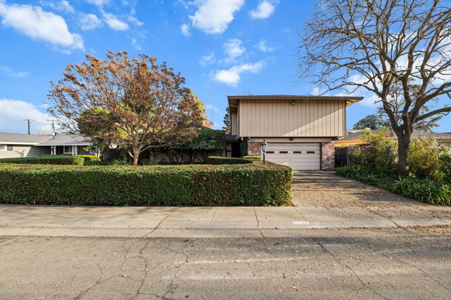 Detail Gallery Image 5 of 75 For 2639 Bridgeport Way, Sacramento,  CA 95826 - 4 Beds | 3/1 Baths