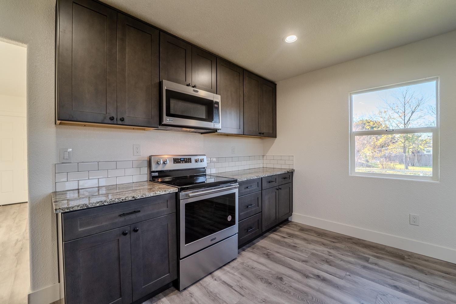 Detail Gallery Image 9 of 21 For 2418 a St, Oroville,  CA 95966 - 2 Beds | 1 Baths