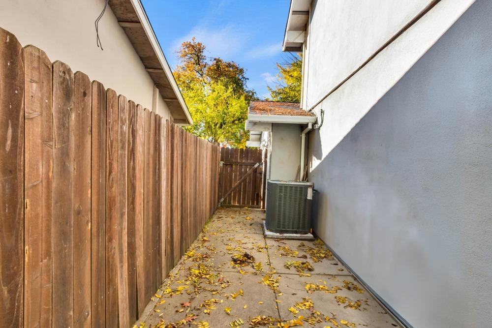 Detail Gallery Image 39 of 46 For 9652 Linda Rio Dr, Sacramento,  CA 95827 - 4 Beds | 2/1 Baths