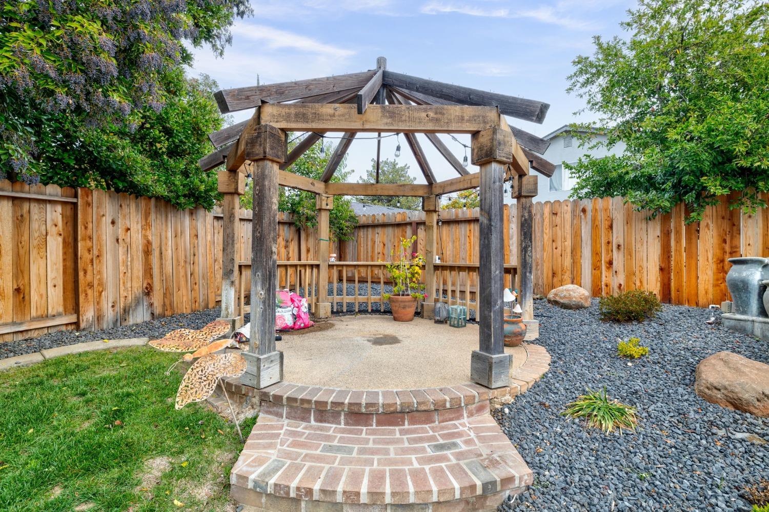 Detail Gallery Image 12 of 33 For 9200 Premier Way, Sacramento,  CA 95826 - 3 Beds | 2 Baths