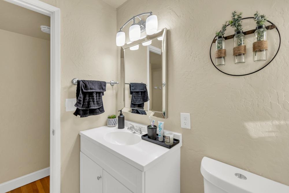 Detail Gallery Image 23 of 41 For 2121 50th Ave, Sacramento,  CA 95822 - 3 Beds | 2 Baths