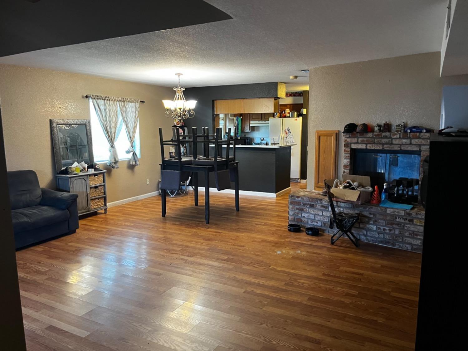 Photo #2: 224132942 Listing 