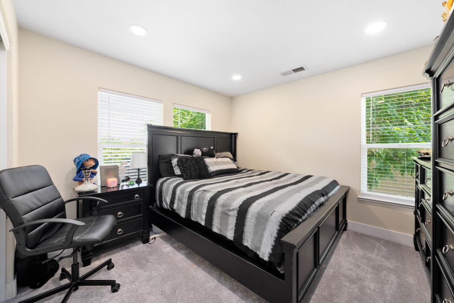 Detail Gallery Image 23 of 45 For 660 Greg Thatch Cir, Sacramento,  CA 95835 - 4 Beds | 2/1 Baths