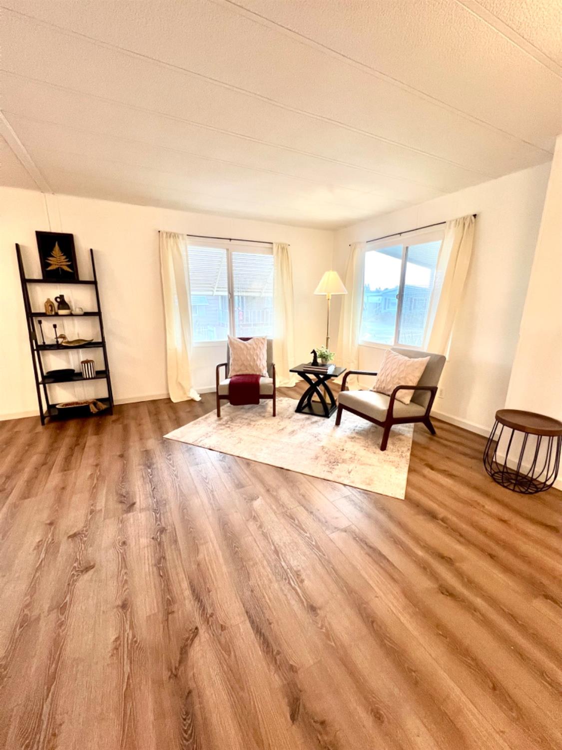 Detail Gallery Image 2 of 14 For 69 Camino Real Dr, Lodi,  CA 95240 - 2 Beds | 2 Baths