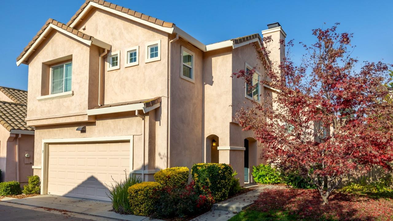 Detail Gallery Image 1 of 1 For 7 Florence Ct, Sacramento,  CA 95831 - 3 Beds | 2/1 Baths