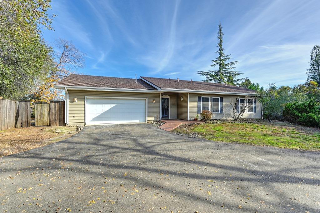 Detail Gallery Image 1 of 1 For 14025 Bowman Rd, Auburn,  CA 95602 - 3 Beds | 2 Baths