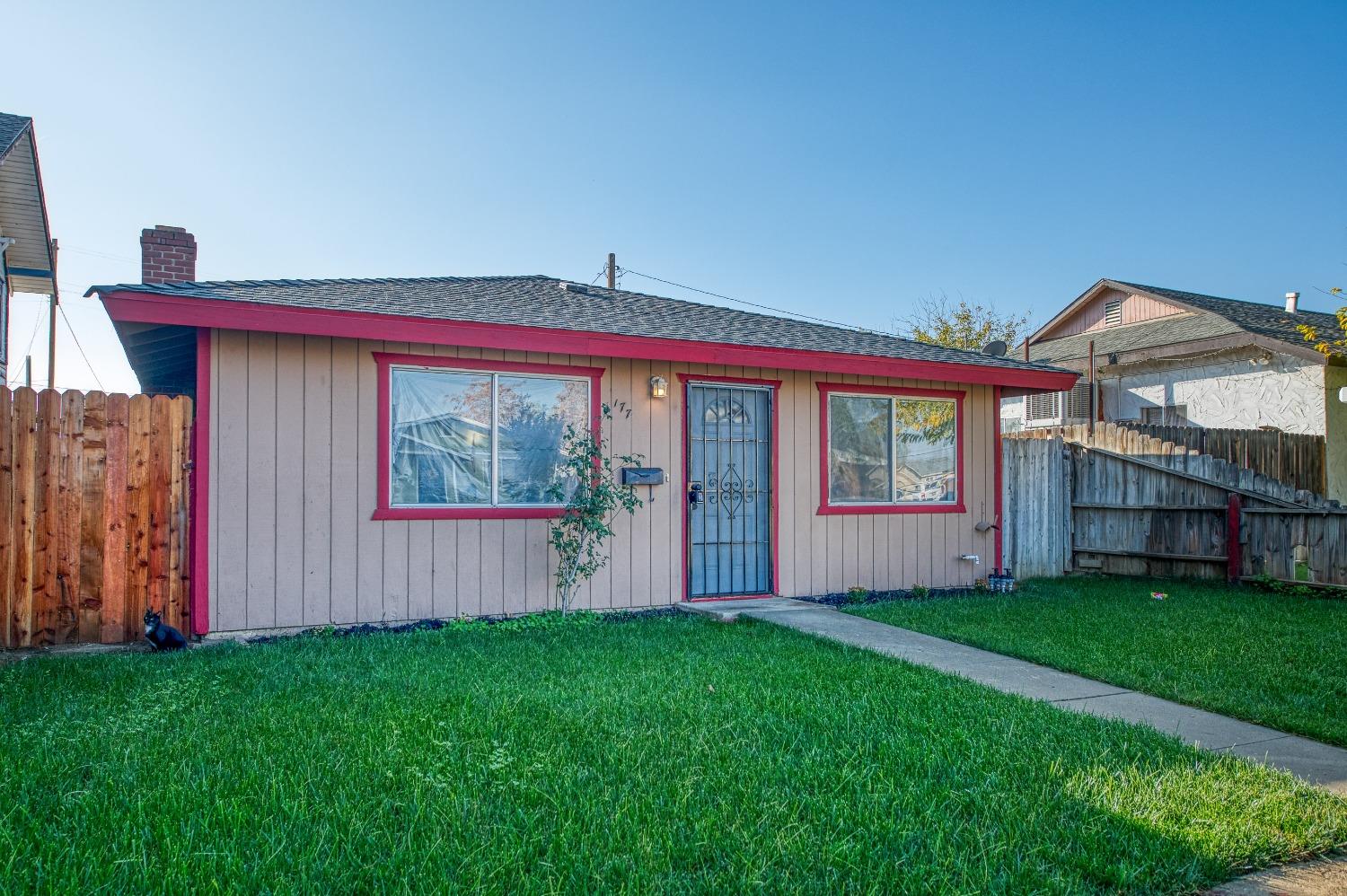 Detail Gallery Image 1 of 1 For 177 Tyler St, Coalinga,  CA 93210 - 3 Beds | 2 Baths