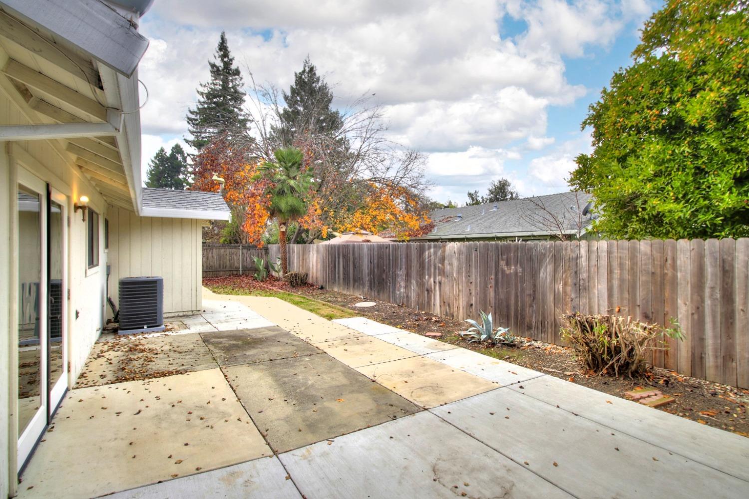 Detail Gallery Image 30 of 41 For 65 Windubey Cir, Sacramento,  CA 95831 - 3 Beds | 2 Baths