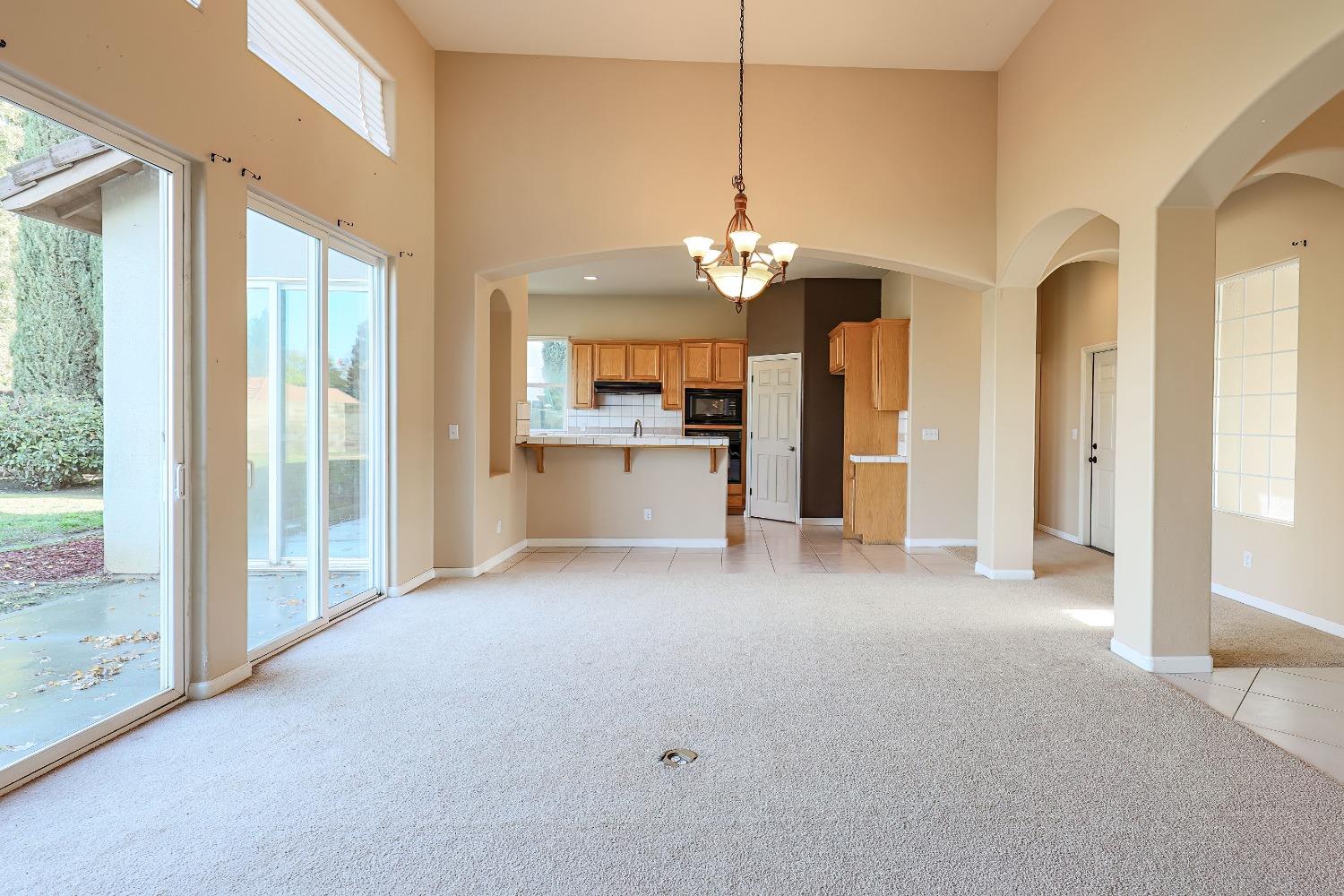 Detail Gallery Image 8 of 56 For 6120 Del Monte Ct, Chowchilla,  CA 93610 - 3 Beds | 2/1 Baths