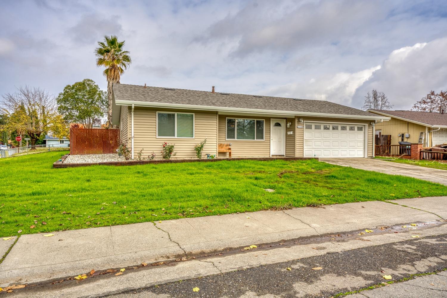 Detail Gallery Image 2 of 34 For 3730 Wrigley Cir, North Highlands,  CA 95660 - 3 Beds | 2 Baths