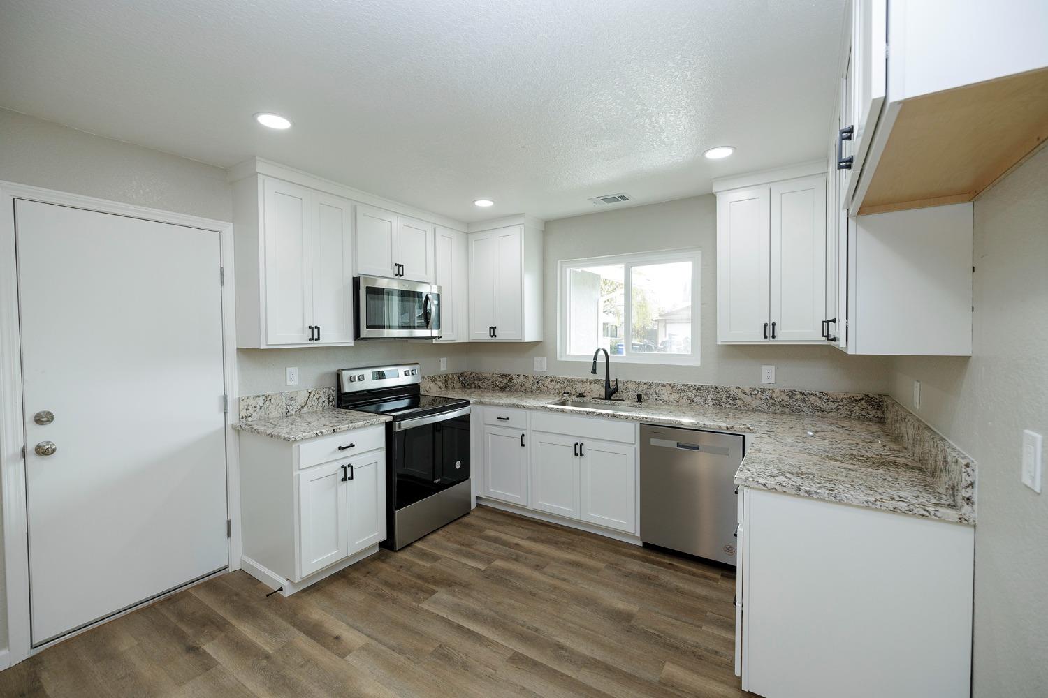 Detail Gallery Image 11 of 42 For 5321 Rulon Ct, Salida,  CA 95368 - 3 Beds | 2 Baths