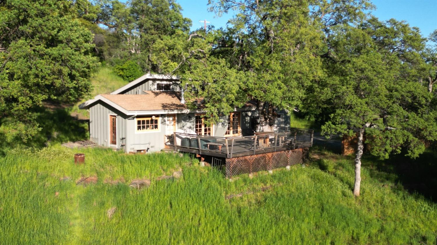 Detail Gallery Image 3 of 43 For 10742 Cedarsong Rd, Nevada City,  CA 95959 - 2 Beds | 1/1 Baths