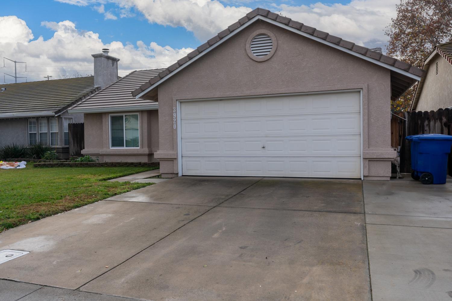 Detail Gallery Image 4 of 36 For 3920 El Portal Pl, Modesto,  CA 95357 - 3 Beds | 2 Baths