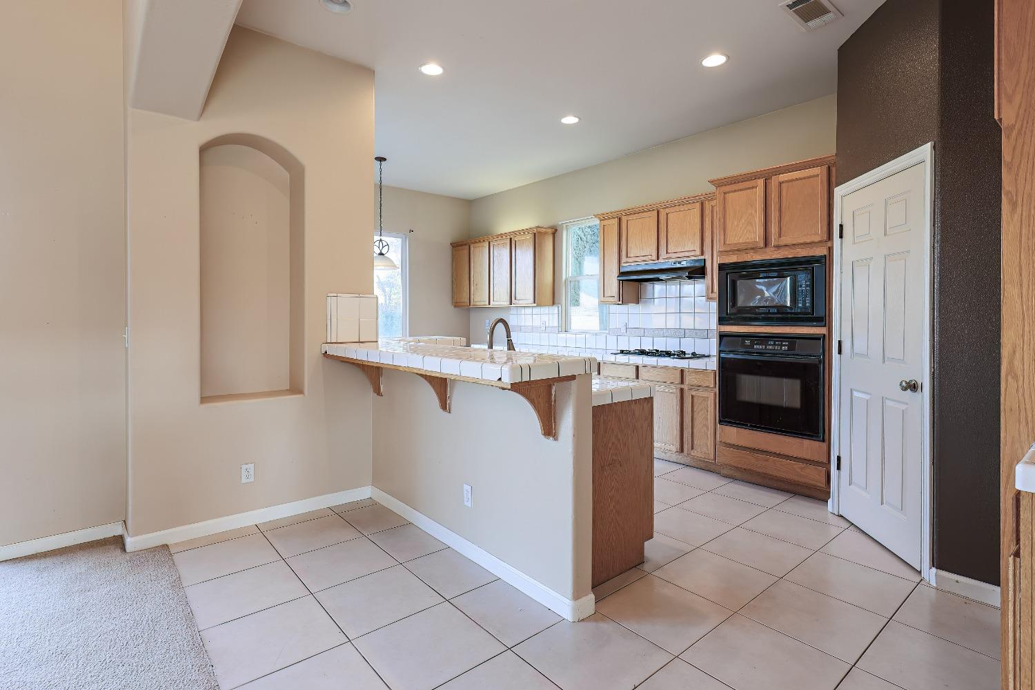 Detail Gallery Image 10 of 56 For 6120 Del Monte Ct, Chowchilla,  CA 93610 - 3 Beds | 2/1 Baths