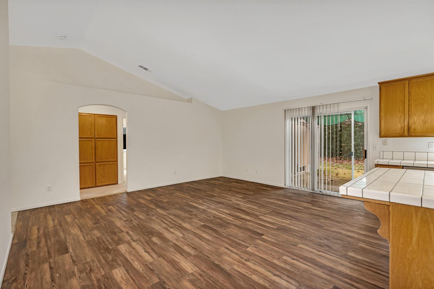 Detail Gallery Image 10 of 36 For 3920 El Portal Pl, Modesto,  CA 95357 - 3 Beds | 2 Baths