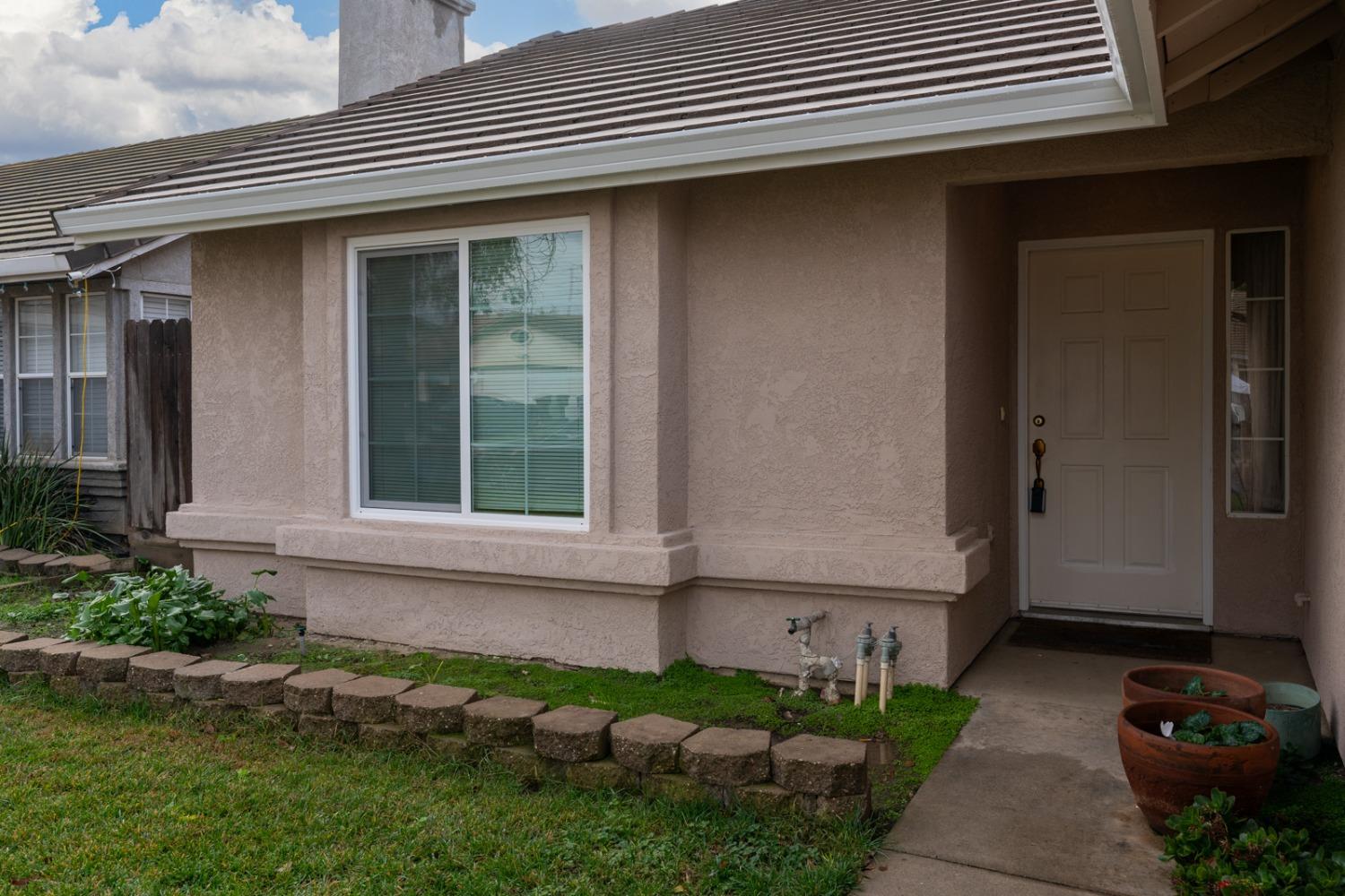 Detail Gallery Image 5 of 36 For 3920 El Portal Pl, Modesto,  CA 95357 - 3 Beds | 2 Baths