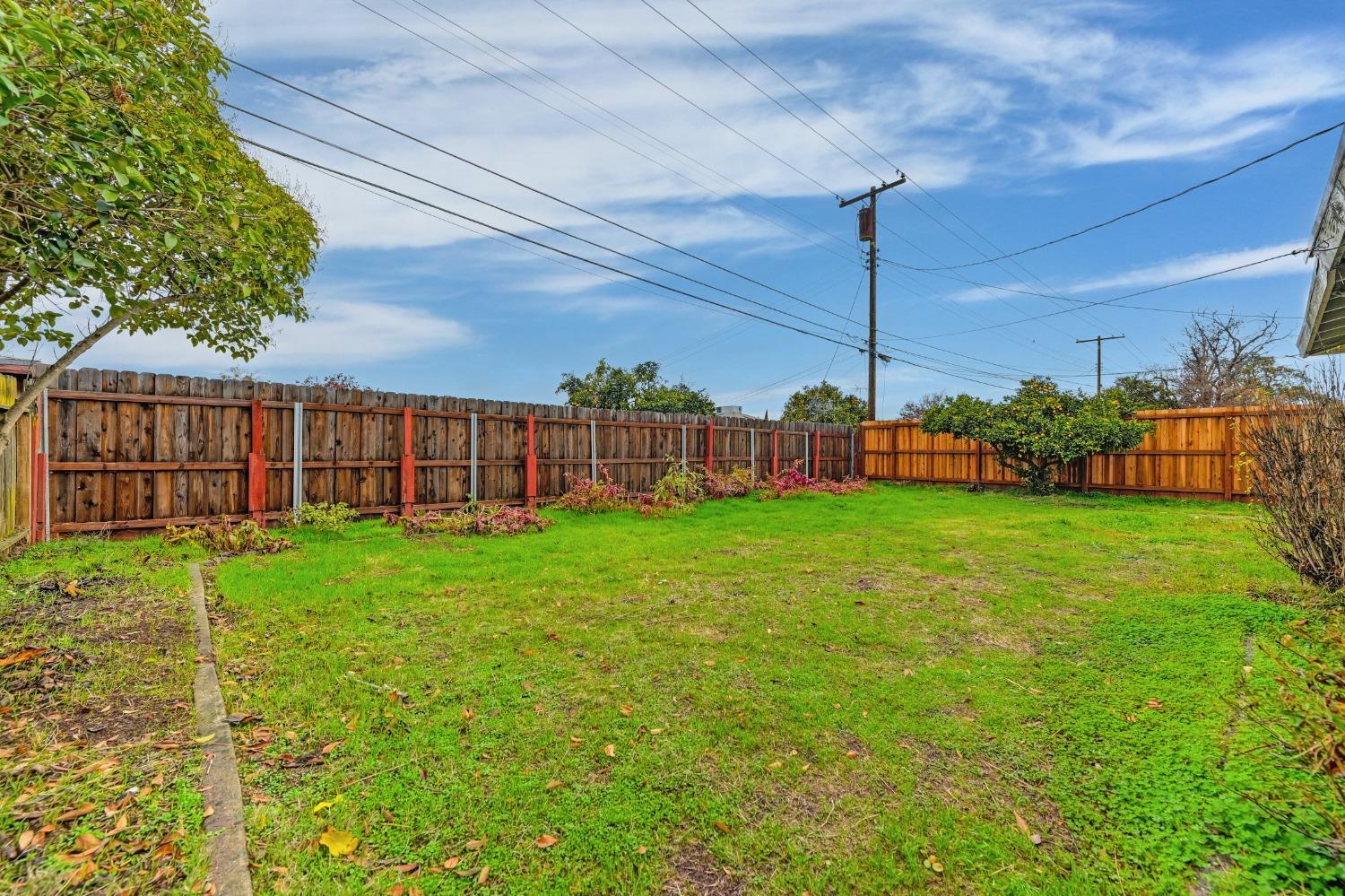 Detail Gallery Image 26 of 30 For 5208 Esmeralda St, Sacramento,  CA 95820 - 3 Beds | 1 Baths