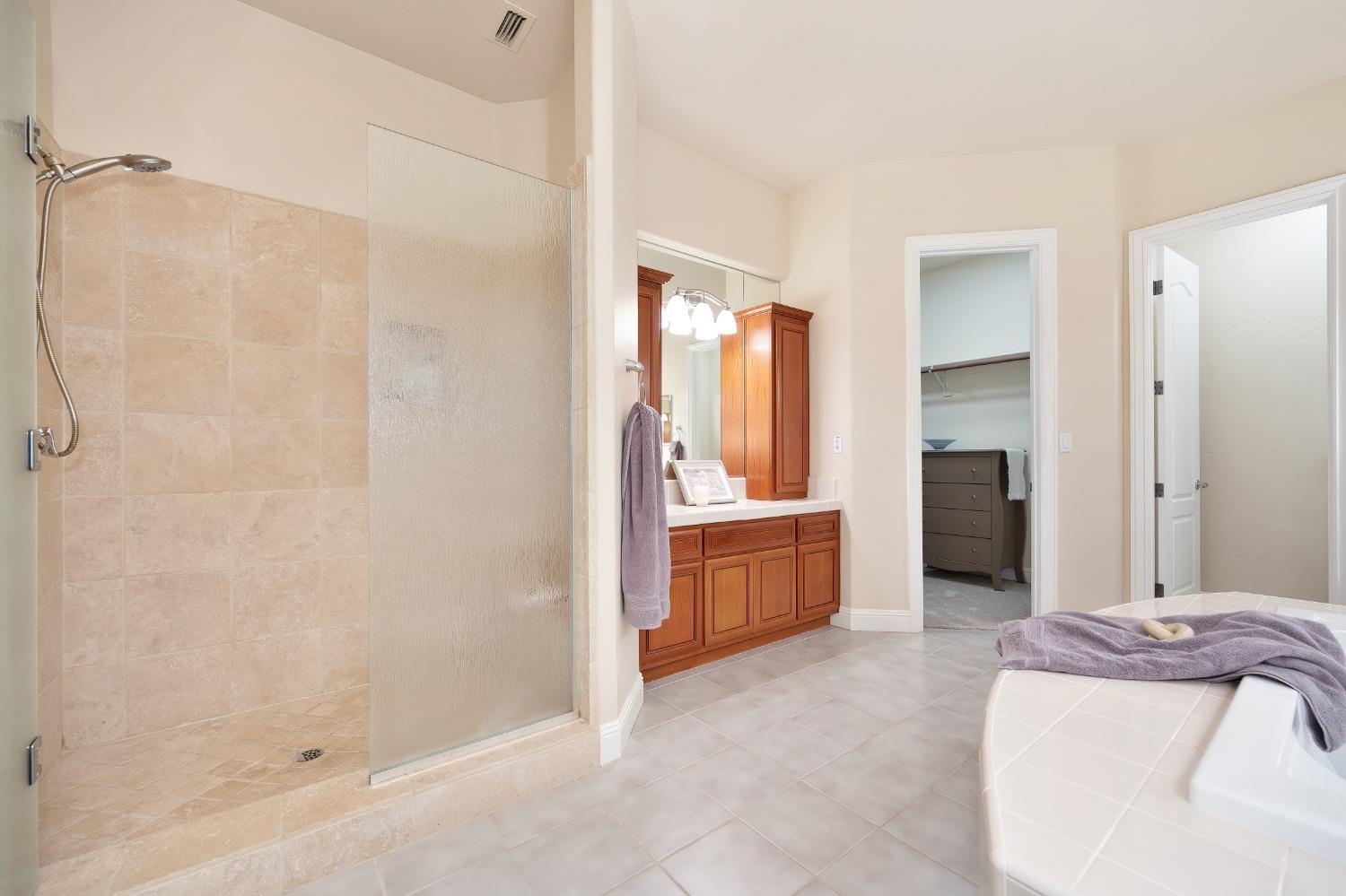 Detail Gallery Image 48 of 99 For 106 Novarra Ct, El Dorado Hills,  CA 95762 - 4 Beds | 5/1 Baths