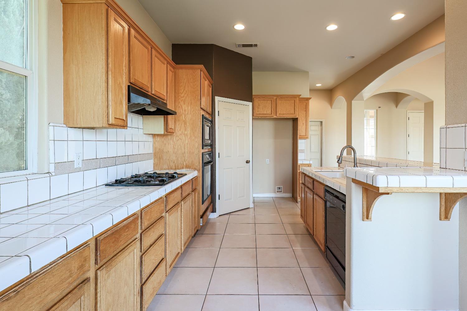 Detail Gallery Image 14 of 56 For 6120 Del Monte Ct, Chowchilla,  CA 93610 - 3 Beds | 2/1 Baths