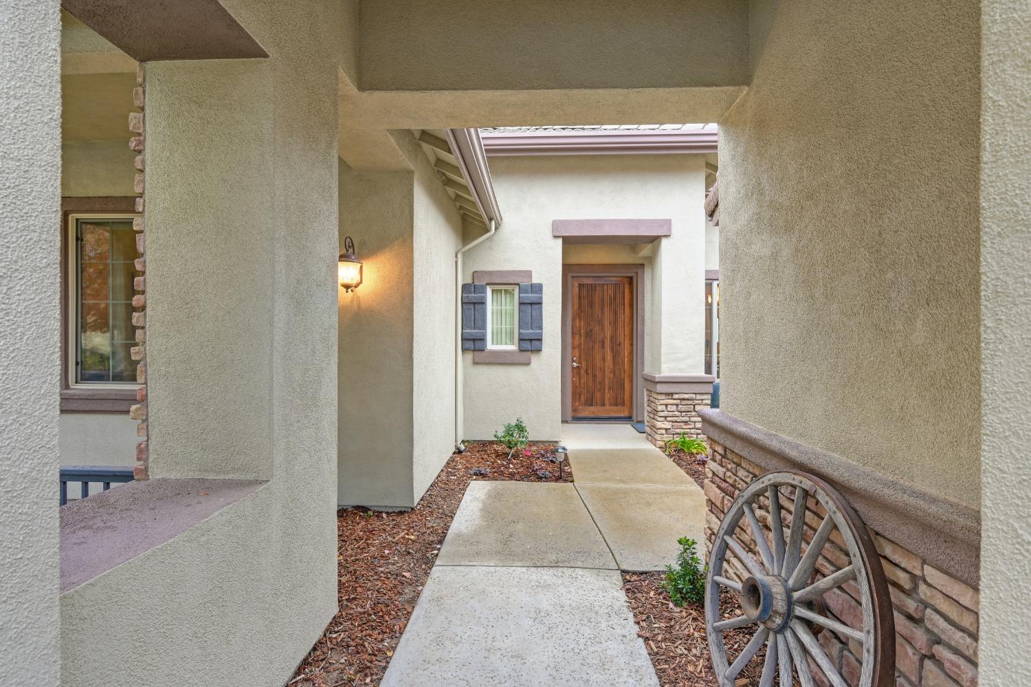 Detail Gallery Image 14 of 99 For 106 Novarra Ct, El Dorado Hills,  CA 95762 - 4 Beds | 5/1 Baths