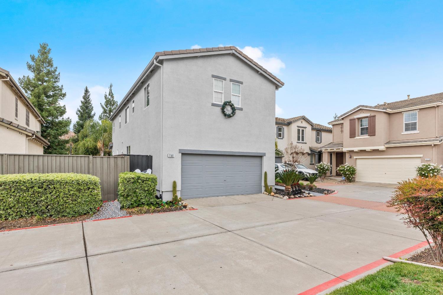 Detail Gallery Image 2 of 48 For 730 Candela Cir, Sacramento,  CA 95835 - 3 Beds | 2/1 Baths