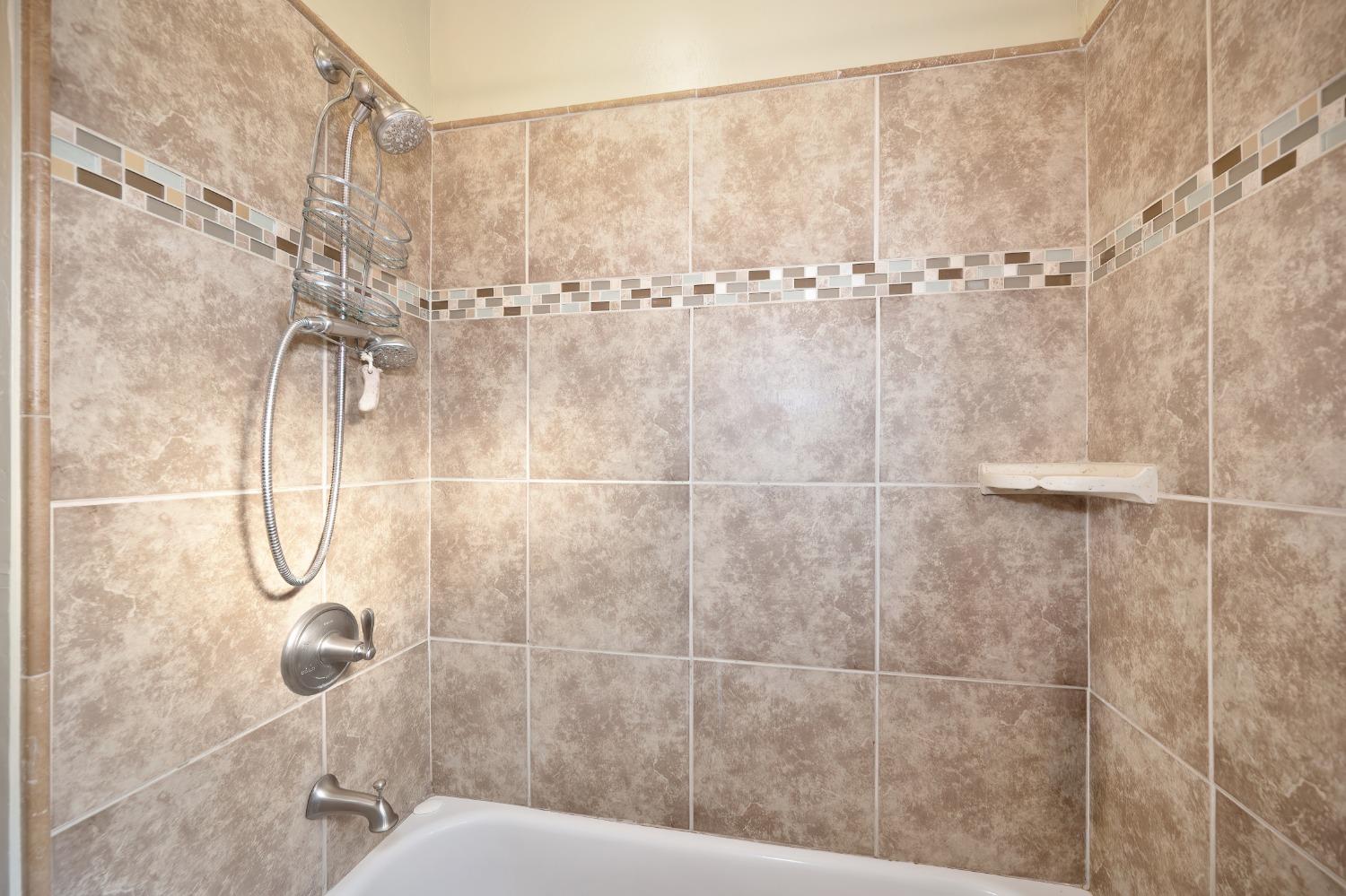 Detail Gallery Image 21 of 32 For 197 Donner Ave, Roseville,  CA 95678 - 2 Beds | 1 Baths