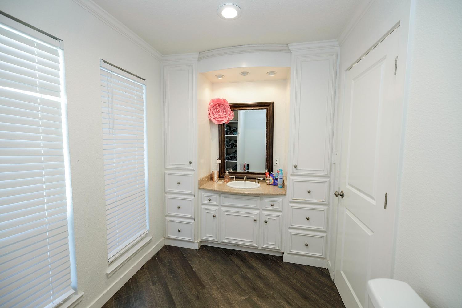 Detail Gallery Image 14 of 43 For 7030 Walnut Woods Dr, Modesto,  CA 95356 - 3 Beds | 2/1 Baths