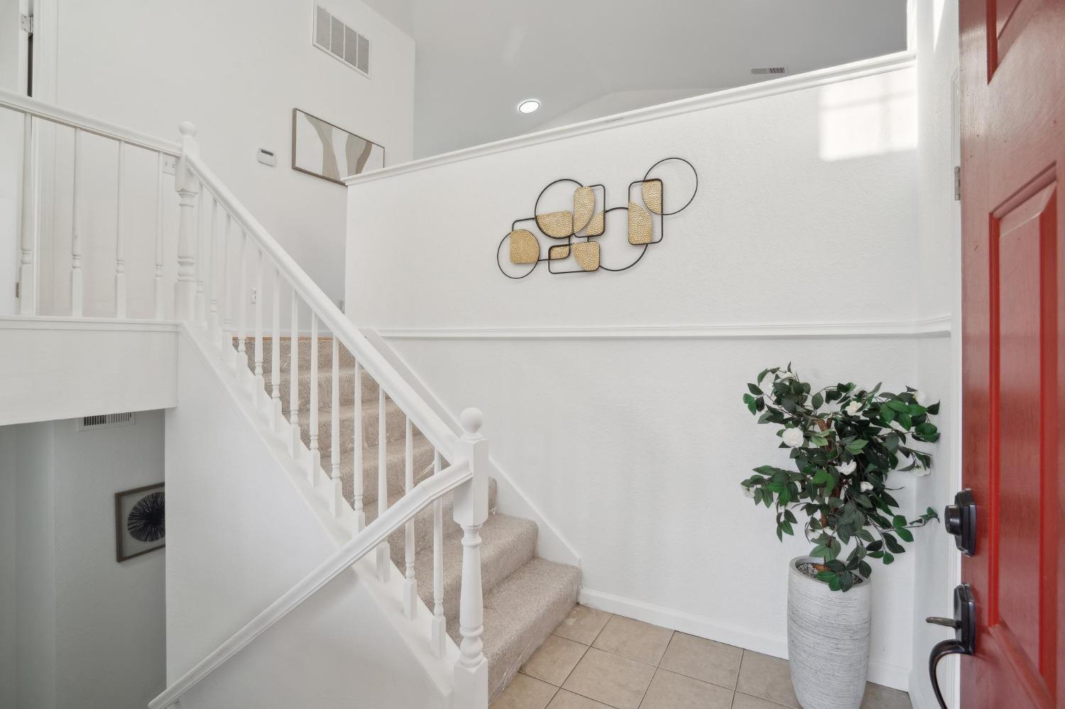 Detail Gallery Image 5 of 39 For 821 Fall River Dr, Modesto,  CA 95351 - 4 Beds | 2/1 Baths